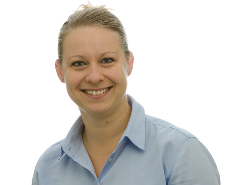 Karin Eichenlaub-Siegel, Steuerfachangestellte.