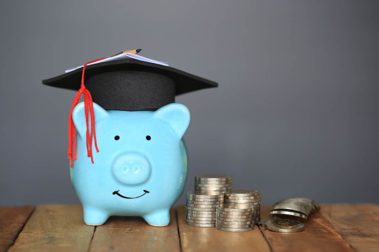 Stipendiumsleistungen mindern nur teilweise die abziehbaren Ausbildungskosten